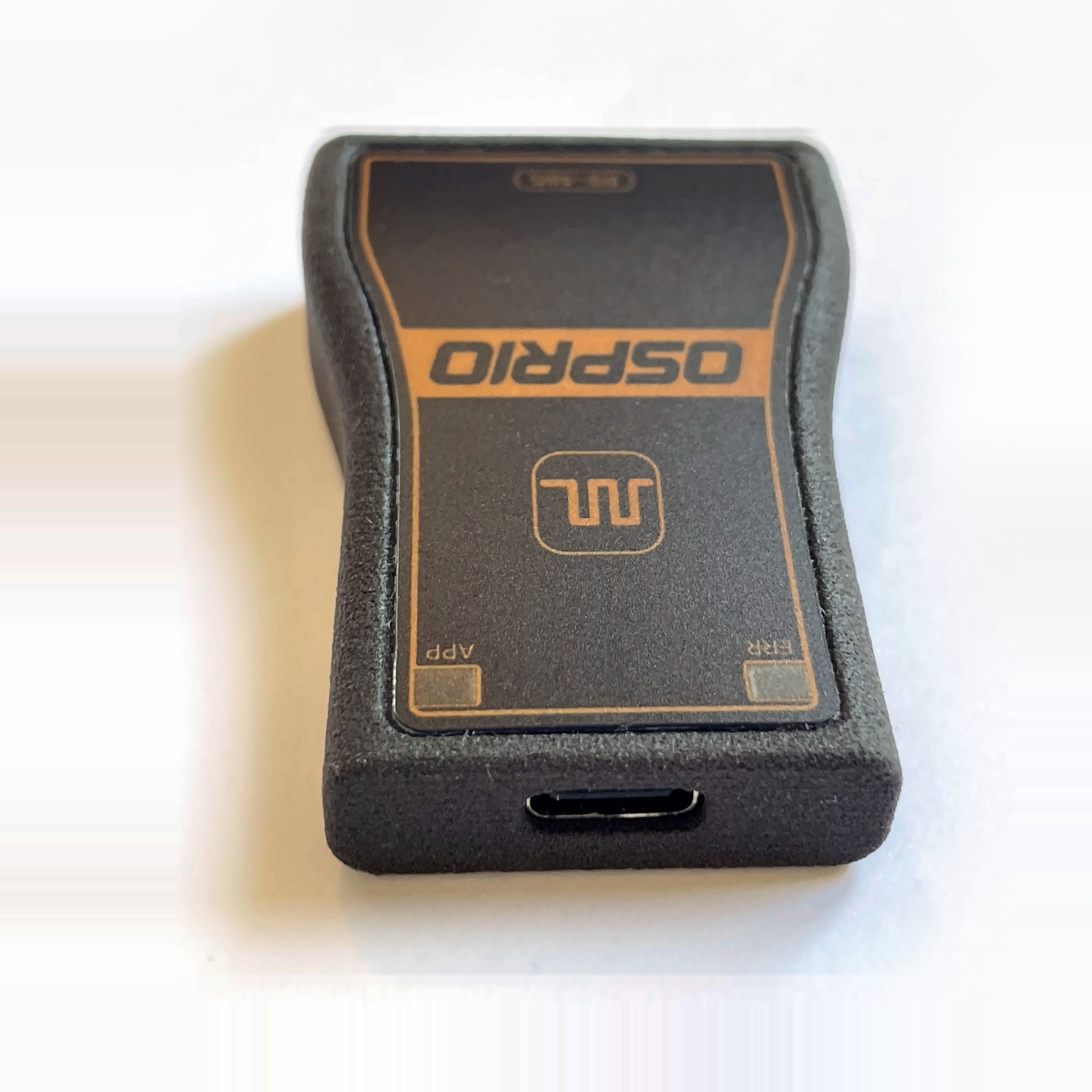 Close-up of the USB-C port end, showing the APP and ERR status LEDs